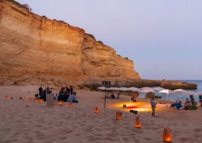 Viaje en barco por el Algarve durante la puesta del sol con barbacoa en la playa | TITOTRAVEL