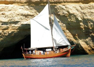 Crucero y Barbacoa en Barco Pirata TITOTRAVEL