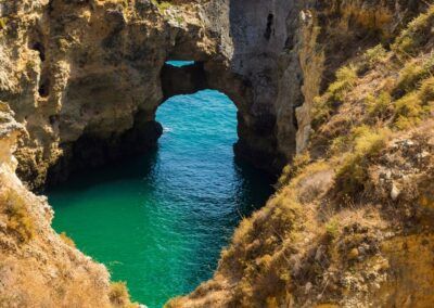 Paseo En Barco A Las Cuevas Y Rocas De Galé | TITOTRAVEL