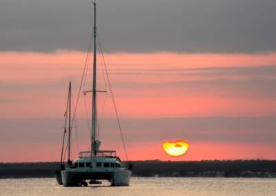 Paseo en barco con puesta de sol y cava | TITOTRAVEL