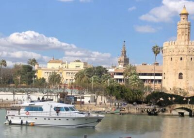 Crucero de lujo por Sevilla con almuerzo | TITOTRAVEL