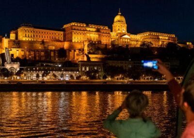 Crucero con cena en Budapest | TITOTRAVEL