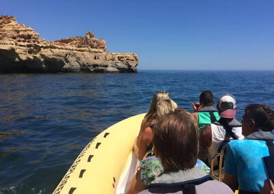 Paseo en lancha costa del Algarve desde Vilamoura | TITOTRAVEL