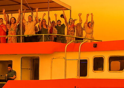 Fiesta barco Lisboa con barra libre y DJ | Titotravel