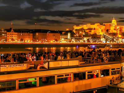 Crucero Danubio Budapest con cerveza ilimitada | TITOTRAVEL