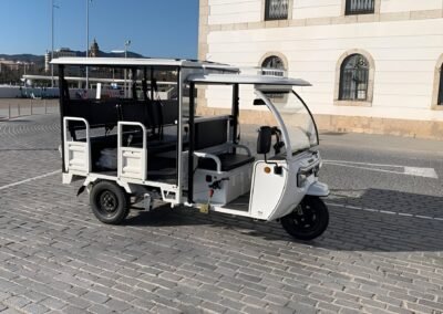 Paseo en Tuk tuk Málaga | TITOTRAVEL | Tour Málaga en tuk tuk