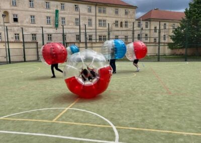 Burbujas de fútbol en Praga | Titotravel | Fútbol en burbuja en Praga