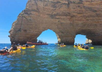 Aventura en Kayak por las Cuevas de Benagil | TITOTRAVEL
