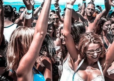 Fiesta en Catamarán Ibiza | TITOTRAVEL