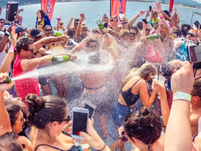 Fiesta en barco Ibiza todo incluido con discoteca | TITOTRAVEL