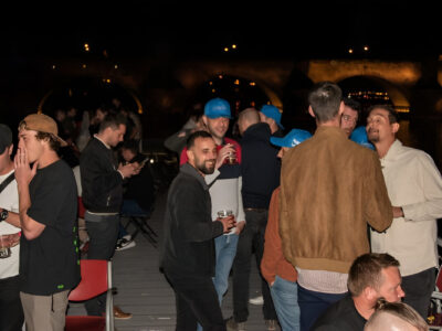 Fiesta en barco con bebidas ilimitadas en Praga | Fiesta en crucero con bebidas