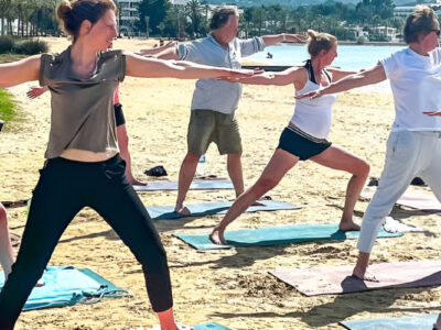 Clase de yoga en grupo Ibiza | TITOTRAVEL