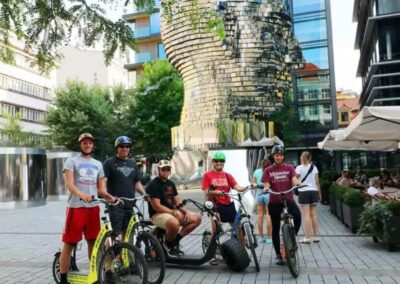 Tour en E-scooter por Praga | TITOTRAVEL | Paseo en E-scooter por Praga