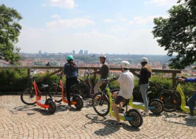 Tour en E-scooter por Praga | TITOTRAVEL | Excursión en E-scooter por Praga