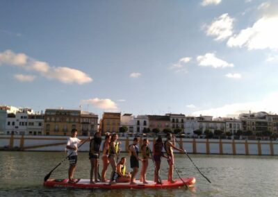 Paddle-Boarding Gigante en Grupo Sevilla | TITOTRAVEL | Paddle Surf XXL Sevilla