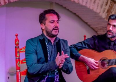 Espectáculo flamenco en la Casa de la Guitarra Sevilla | TITOTRAVEL