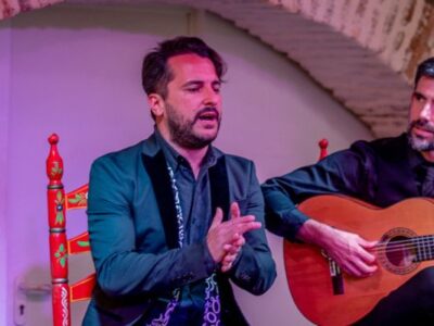 Espectáculo flamenco en la Casa de la Guitarra Sevilla | TITOTRAVEL