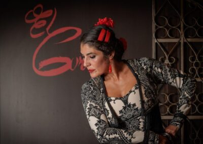 Actuación flamenca con cena y taller Madrid | TITOTRAVEL | Flamenco con cena y taller