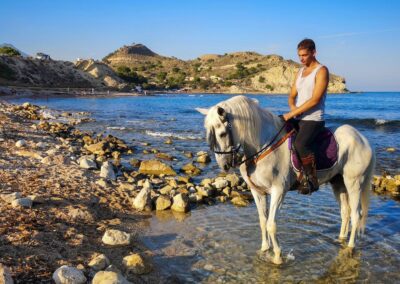 Excursión a caballo por las Montañas de Villajoyosa Benidorm | TITOTRAVEL | Paseo a caballo por las Montañas de Villajoyosa