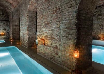 Baños termales y masaje relajante Barcelona | TITOTRAVEL | Termas y masajes relajantes en Barcelona