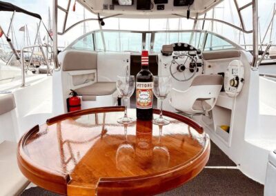 Alquiler barco con capitán y bebidas Valencia | TITOTRAVEL | Alquiler barco privado con capitán y bebidas Valencia