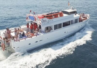 Despedida de soltera en Málaga boat party y cena | TITOTRAVEL