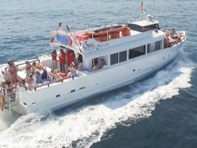 Despedida de soltera en Málaga boat party y cena | TITOTRAVEL