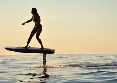 E-Foil Barcelona en la playa de Barceloneta | TITOTRAVEL