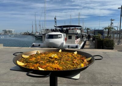 Tour en catamarán en Valencia con Paella incluida | TITOTRAVEL