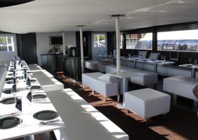 Paseo en Barco por Valencia con cena | TITOTRAVEL