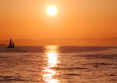 Tour en barco al atardecer en Valencia con cena | TITOTRAVEL