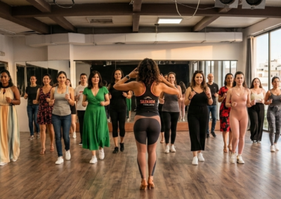 clases de baile latino y salsa en Málaga con grupo en estudio de baile